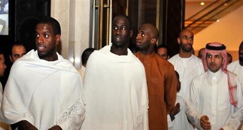 بالصور.. كانوتيه يتقدم نجوم العالم المسلمين في ندوة بمكة المكرمة